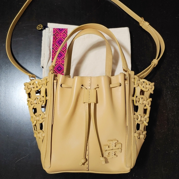 Excellent Tory Burch McGraw Die-Cut Dragonfly Drawstring Satchel tan yellow - Picture 5 of 16